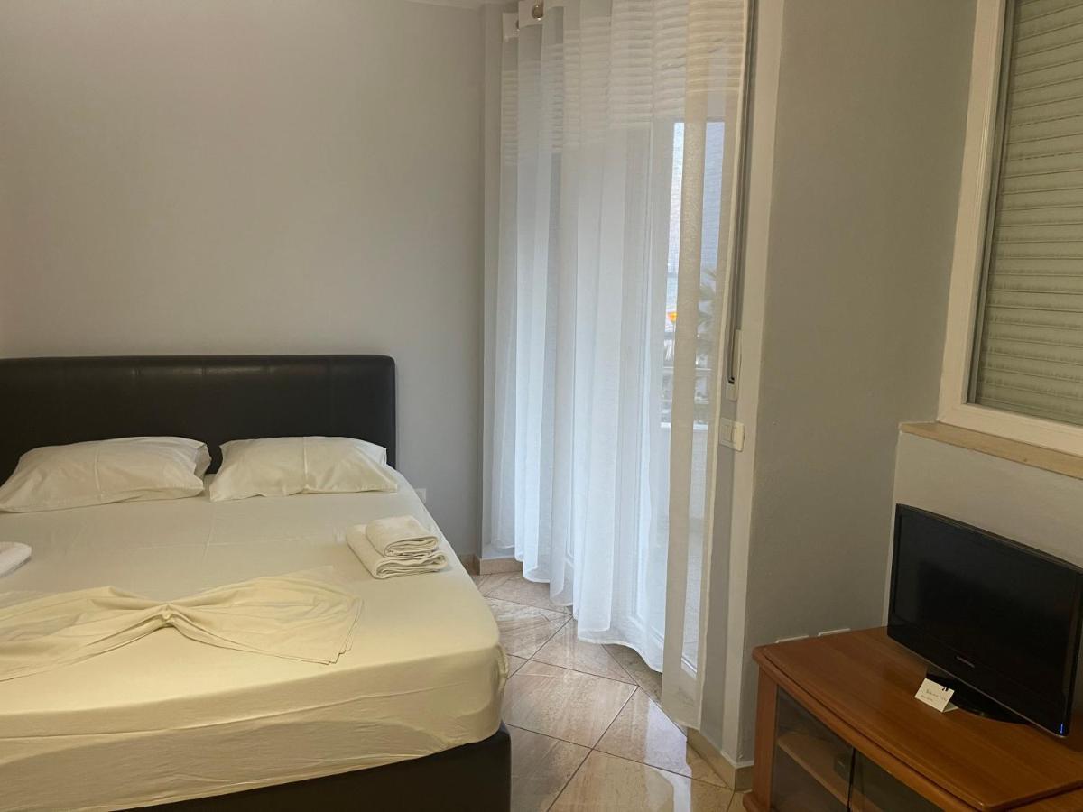 Kokomani Durrës Exterior foto